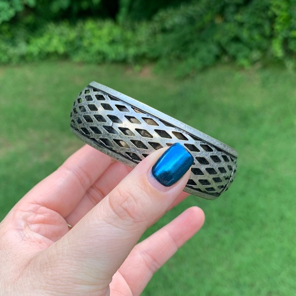 3D  Metal Trellis Bangle Bracelet - Picture 9 of 11